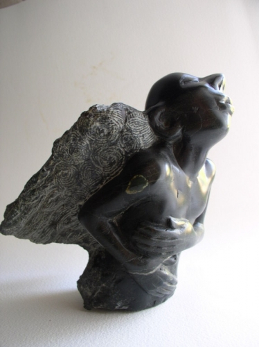 gérard collas -sculpteur-sculpture-ange-serpentine-pierre-gargouille-ange noir-carennac